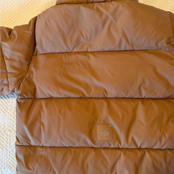 ALO gold rush puffer Jacket toasted almond - Picture 3 of 4